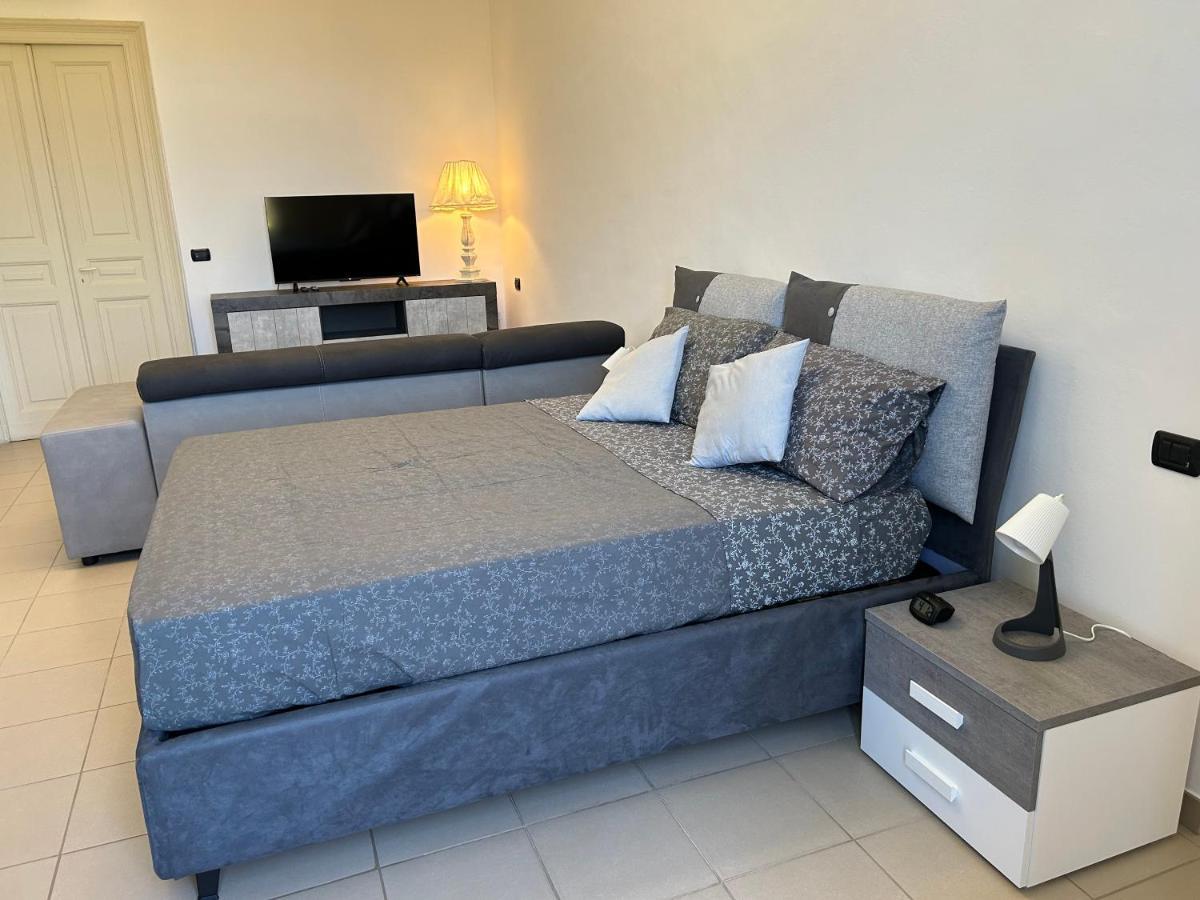 Typical One Bedroom In Center *